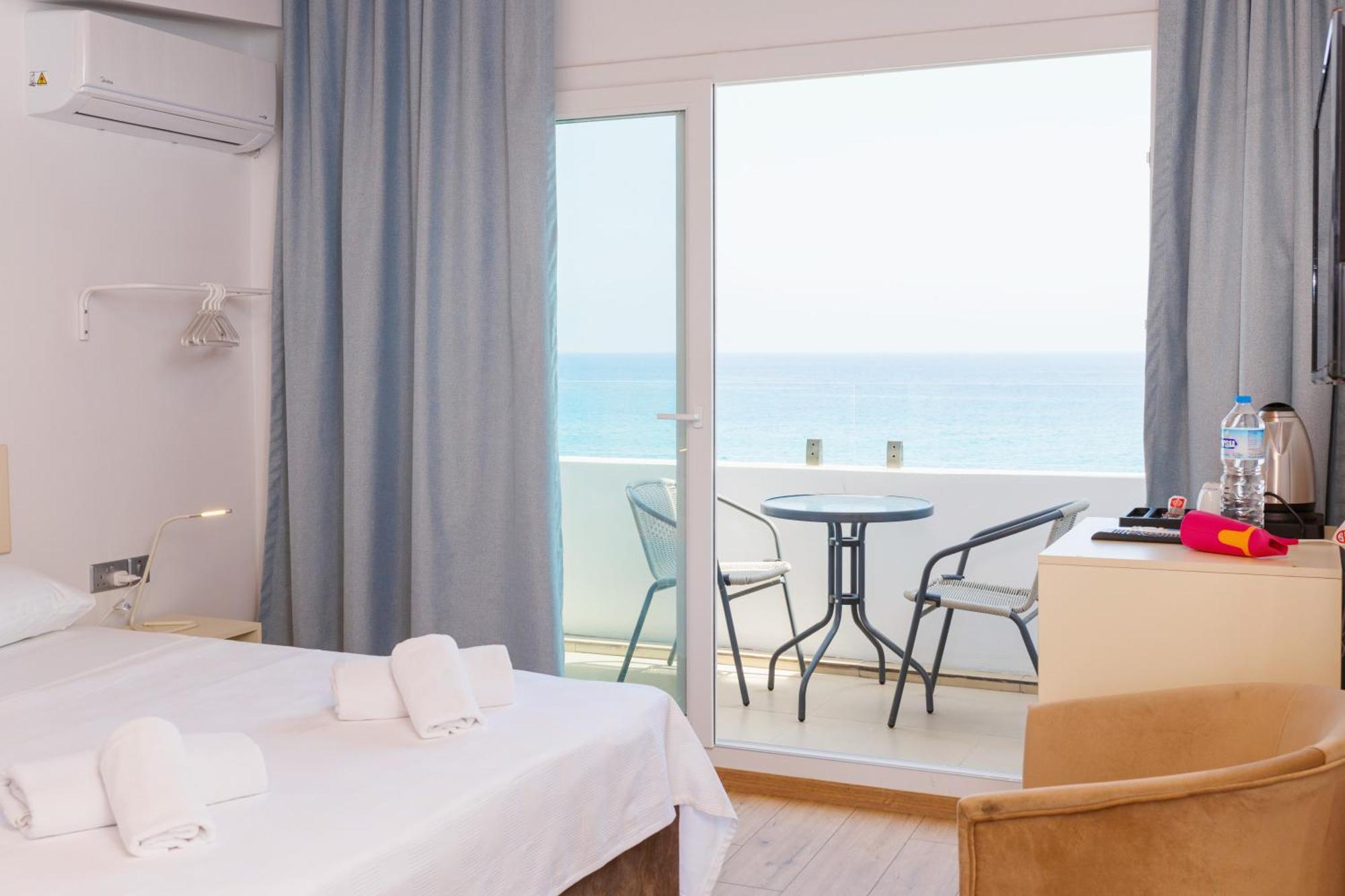 Azure Bay Hotel Agia Varvara Exterior photo