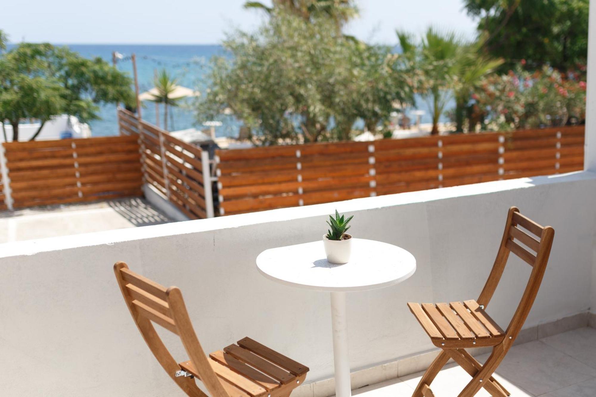 Azure Bay Hotel Agia Varvara Exterior photo