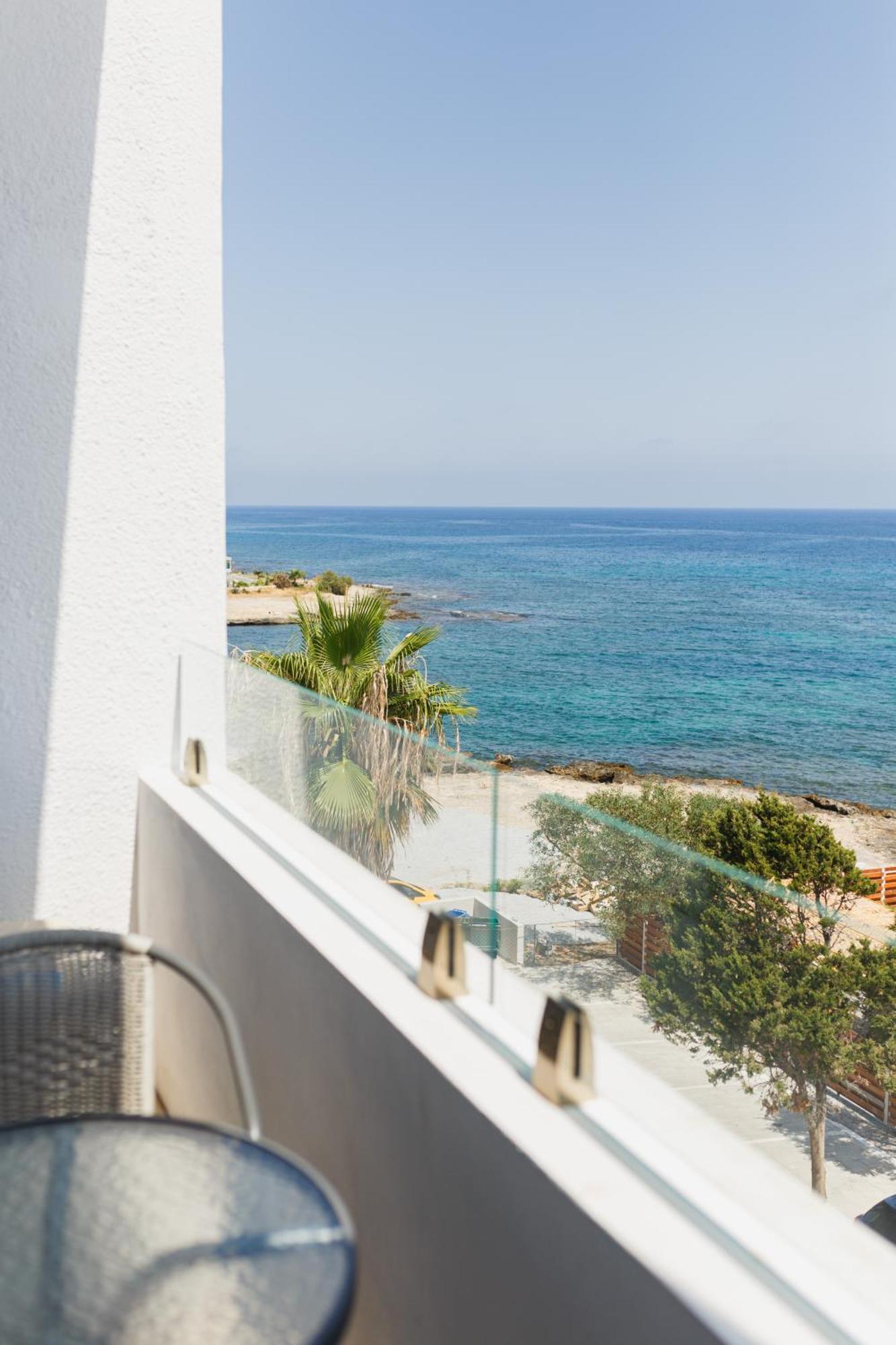 Azure Bay Hotel Agia Varvara Exterior photo