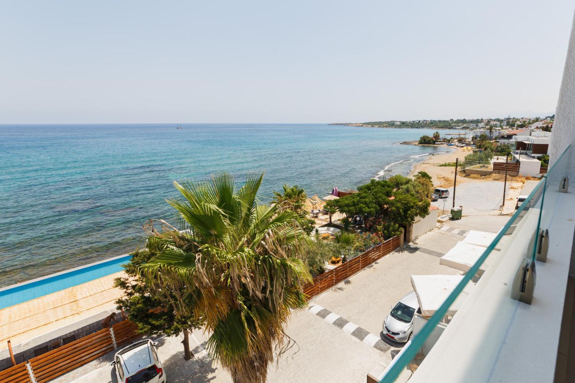 Azure Bay Hotel Agia Varvara Exterior photo