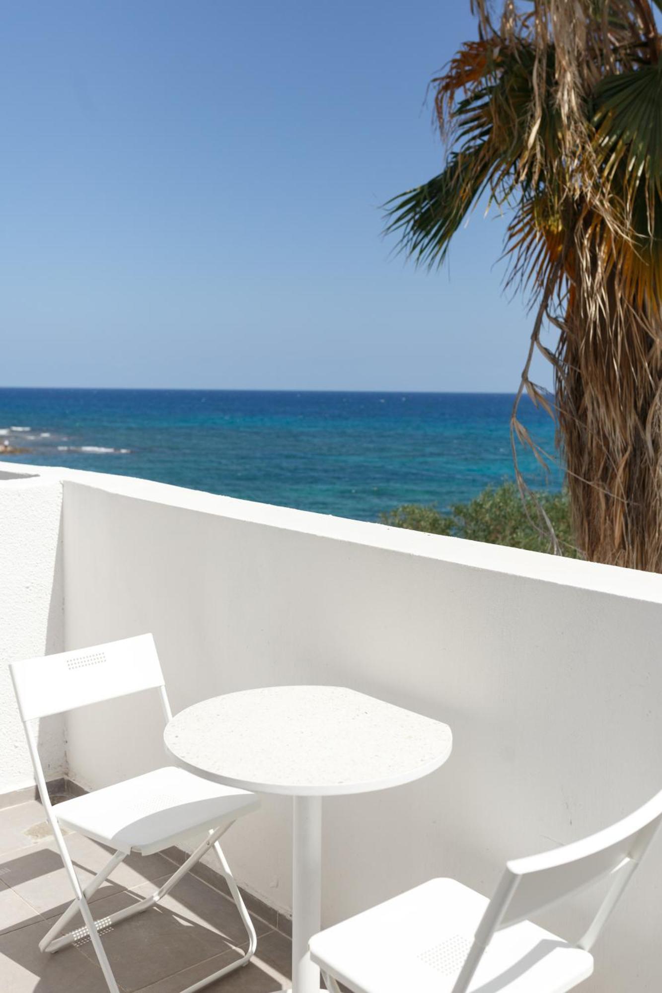 Azure Bay Hotel Agia Varvara Exterior photo