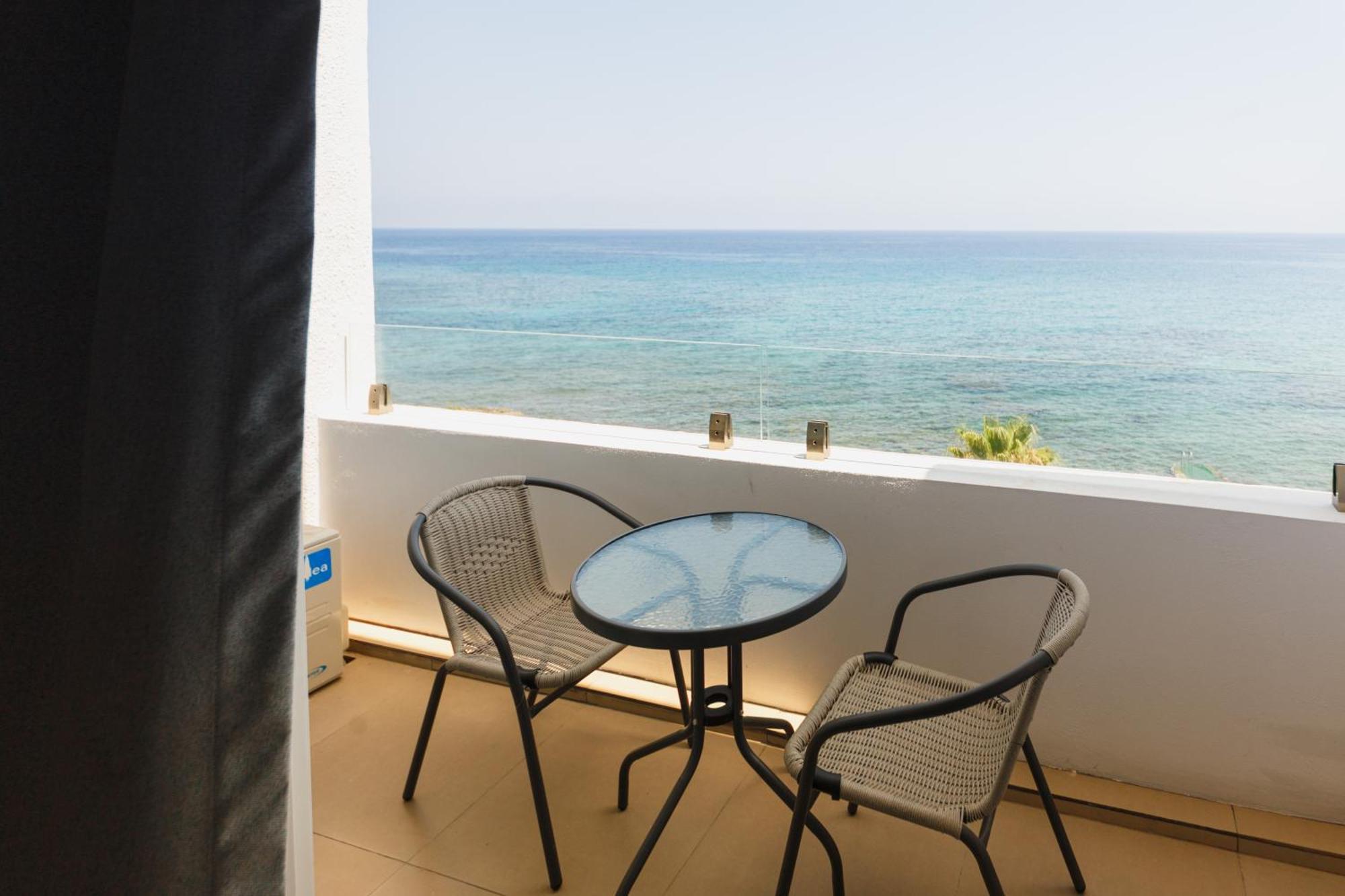 Azure Bay Hotel Agia Varvara Exterior photo