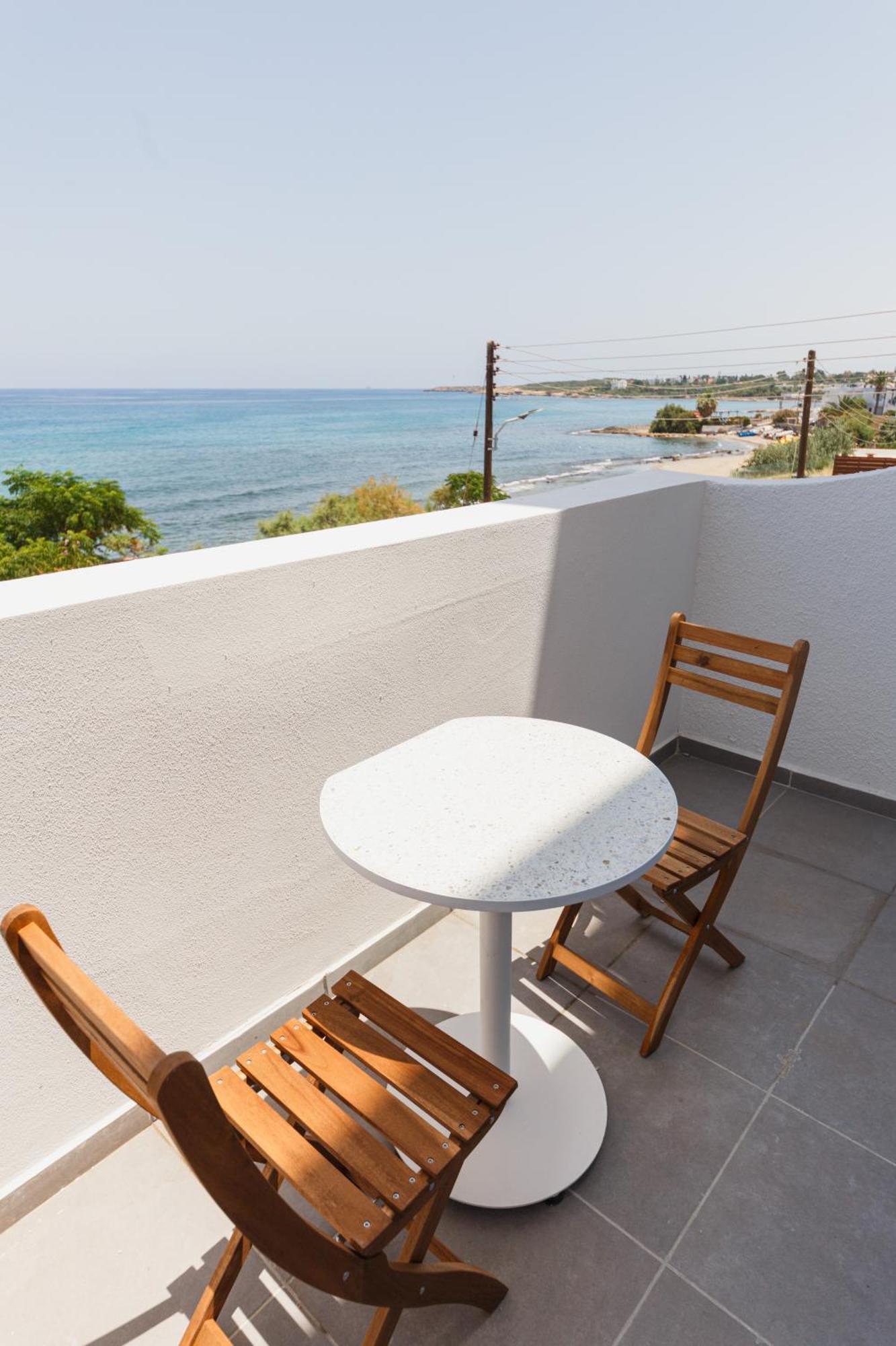 Azure Bay Hotel Agia Varvara Exterior photo