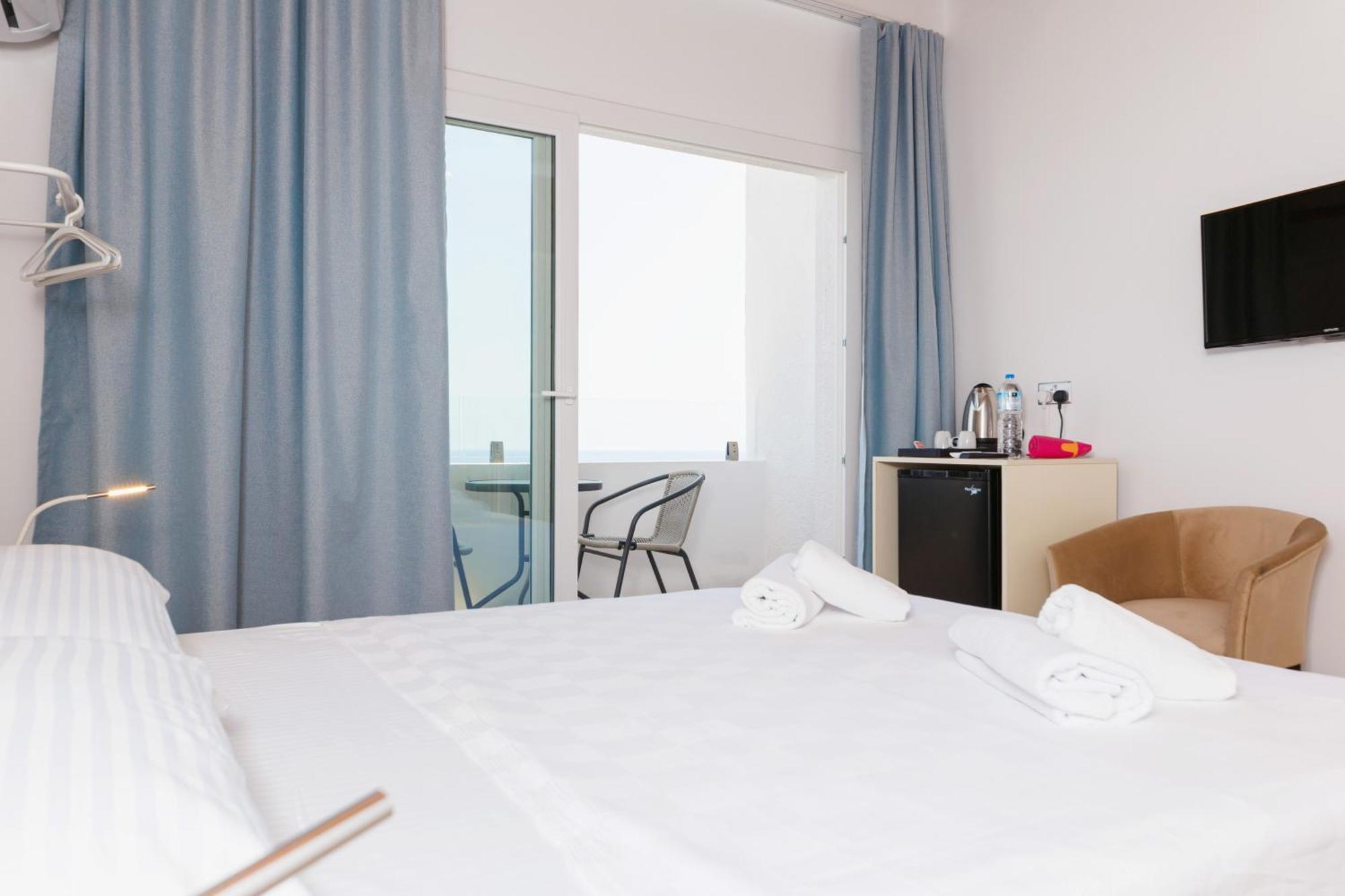 Azure Bay Hotel Agia Varvara Exterior photo