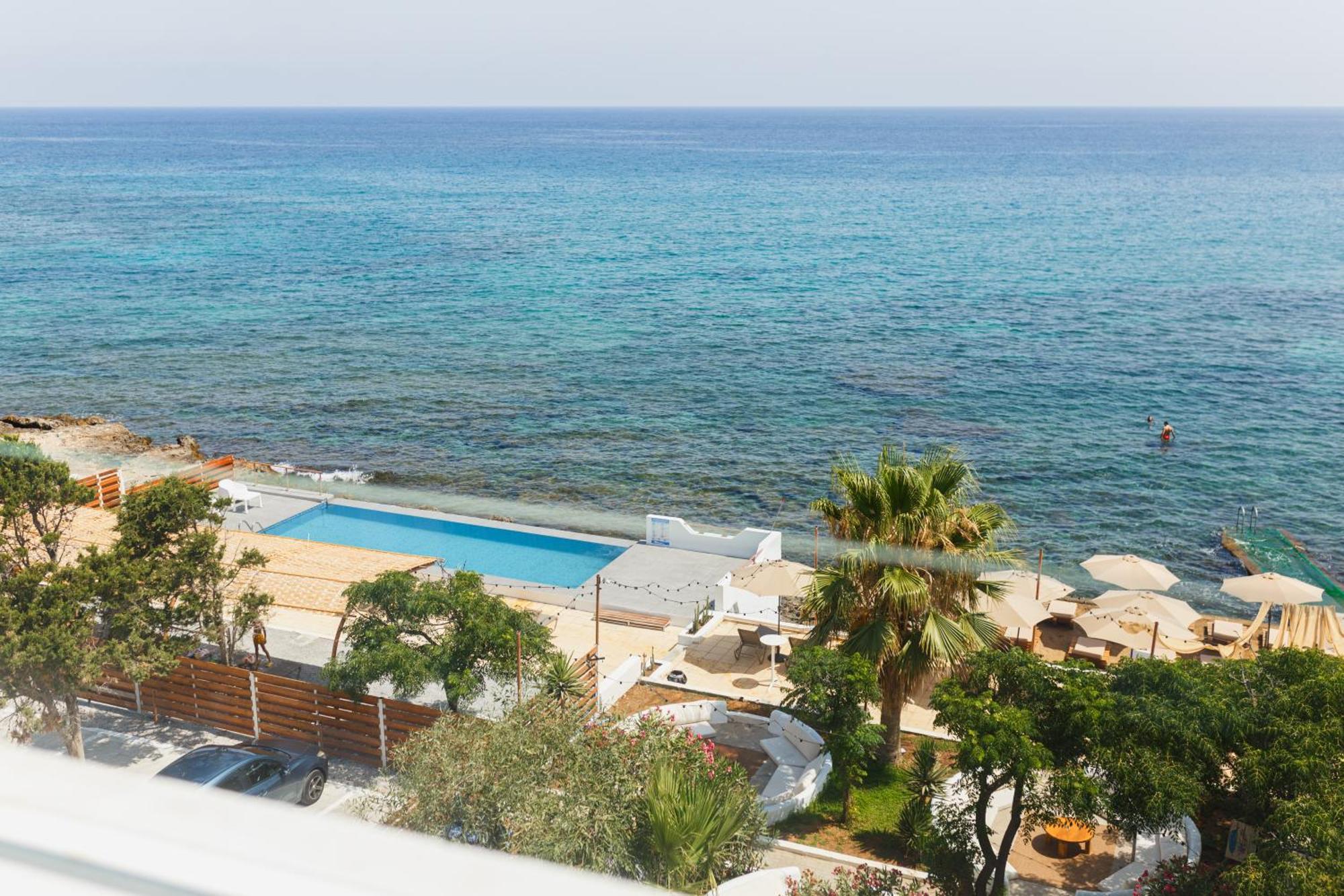 Azure Bay Hotel Agia Varvara Exterior photo
