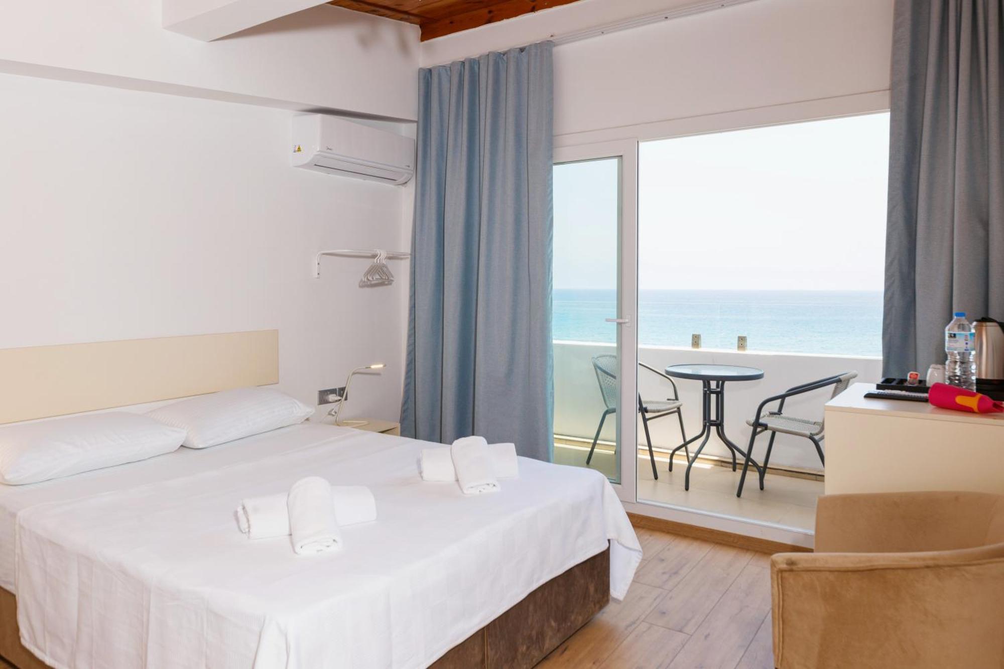 Azure Bay Hotel Agia Varvara Exterior photo