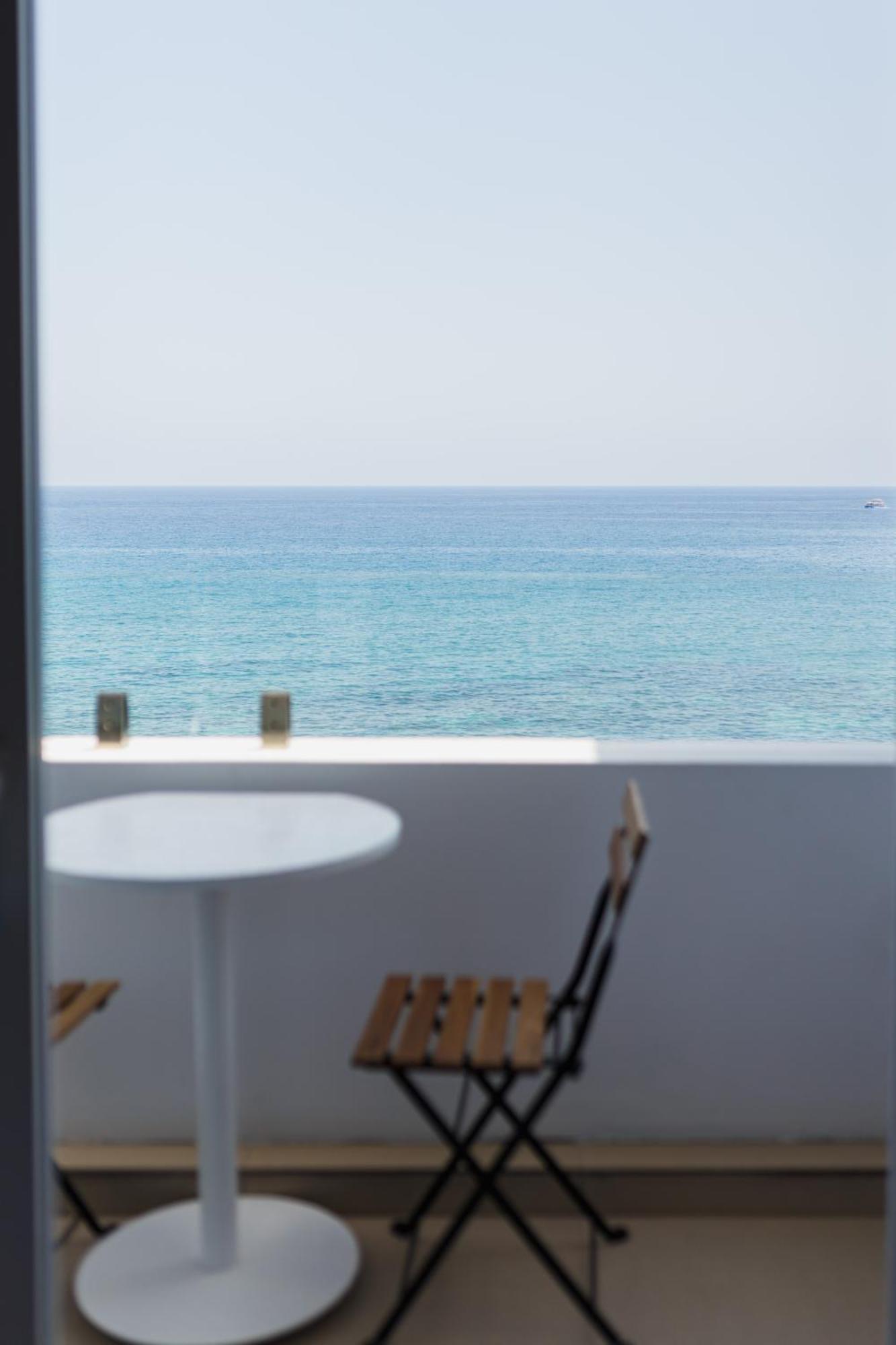 Azure Bay Hotel Agia Varvara Exterior photo