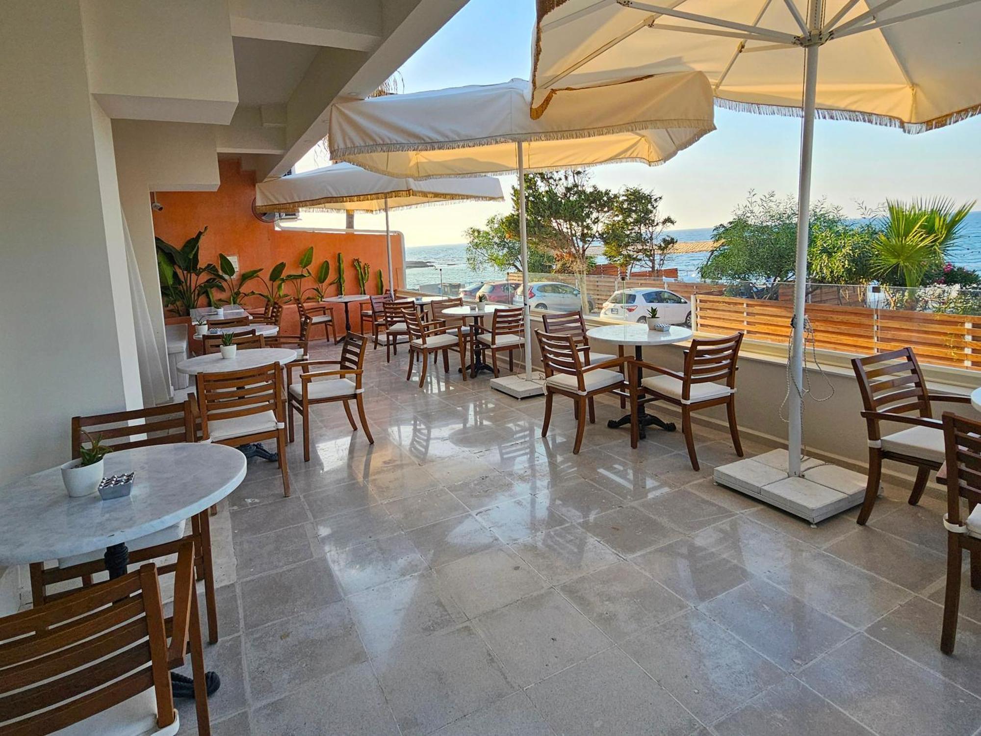 Azure Bay Hotel Agia Varvara Exterior photo