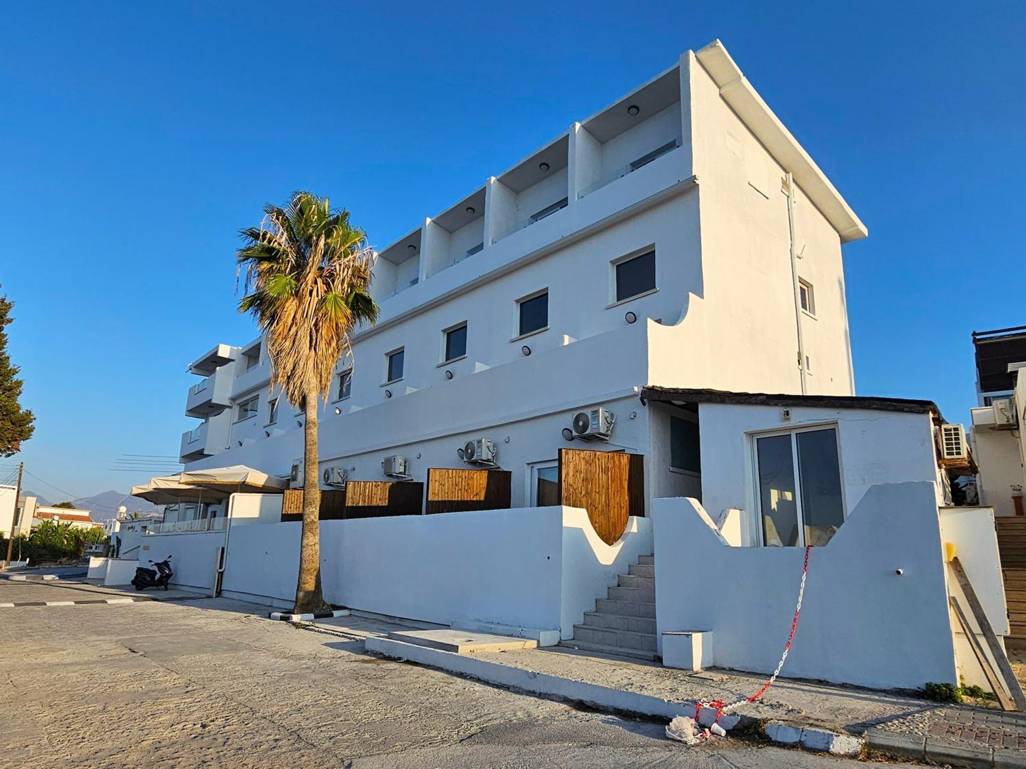 Azure Bay Hotel Agia Varvara Exterior photo